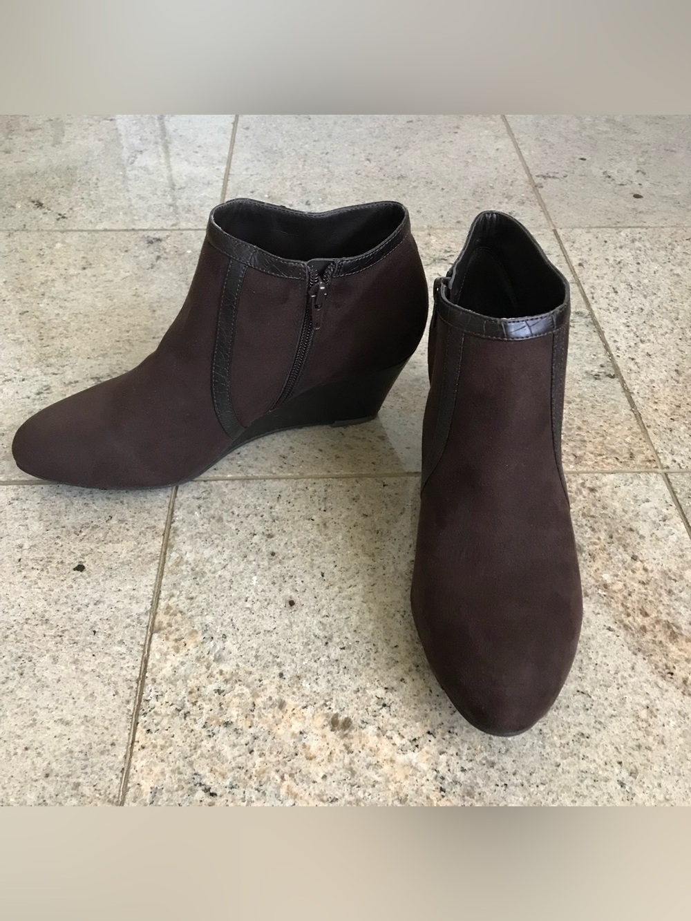 New Laura Ashley brown faux suede booties with croc accents size 8.5